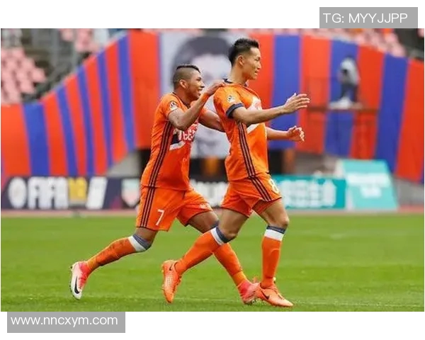 新泻天鹅与千叶市原的激烈对决展现足球魅力与团队精神 新泻天鹅与千叶市原的激烈对决展现足球魅力与团队精神